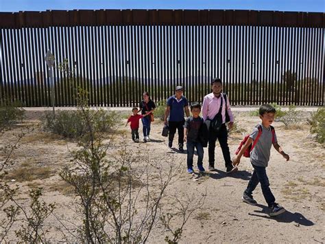 US border officials are closing a remote Arizona crossing because of overwhelming migrant arrivals